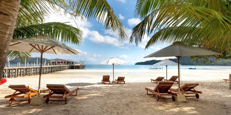 Maximizing Your Travel Experience: Insider Tips from Frequent Flyers and Experienced Backpackers